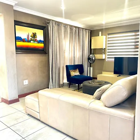 3 Bedroom In Secure Estate Loadshedding Free Midrand Exterior photo