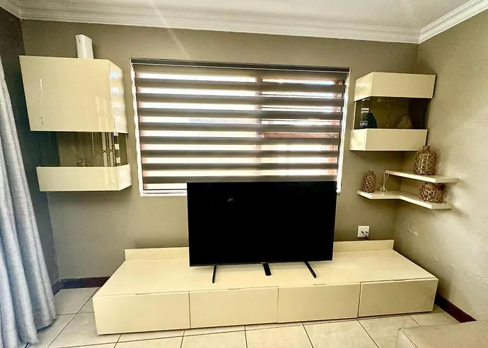 3 Bedroom In Secure Estate Loadshedding Free
