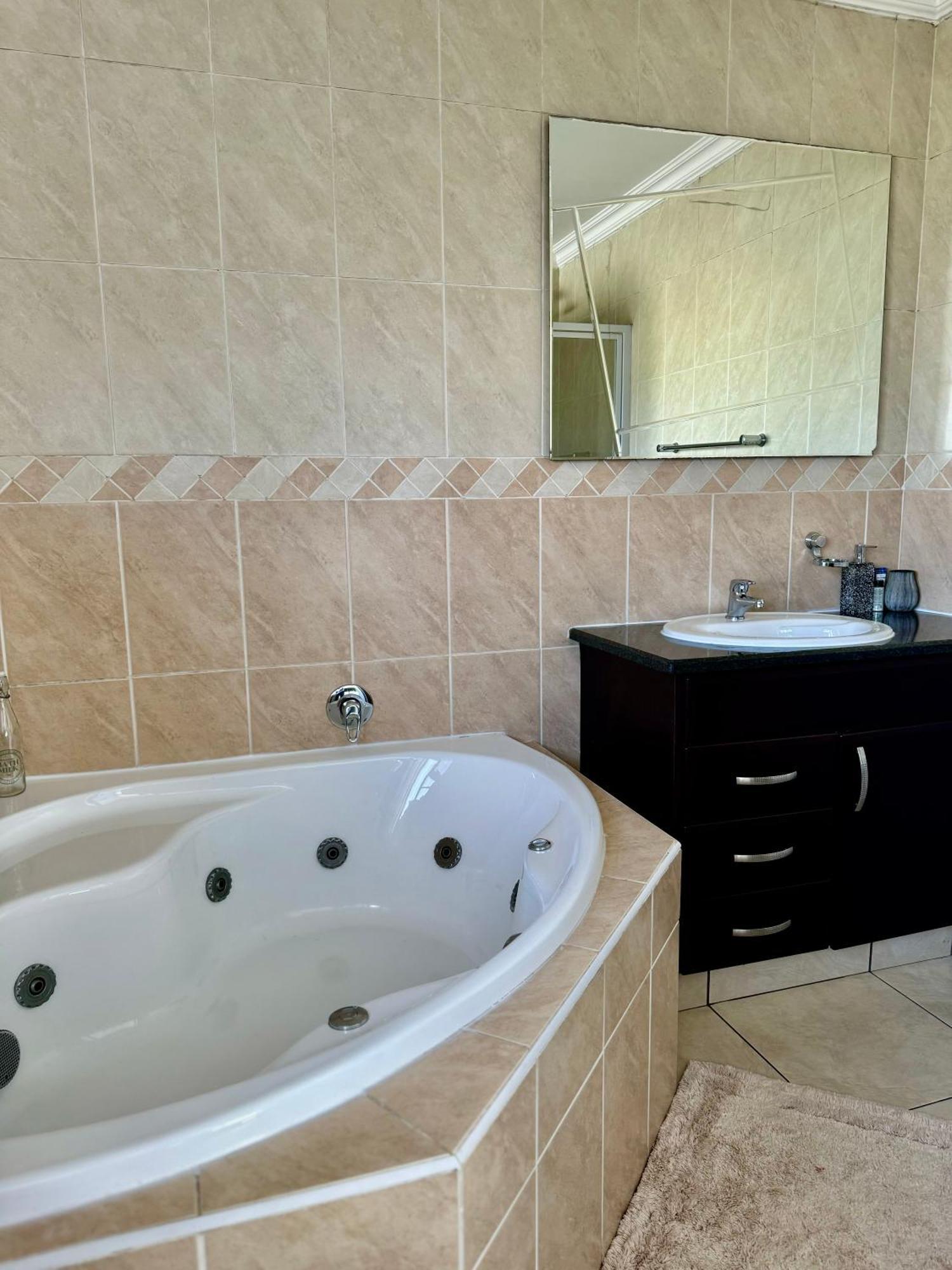 3 Bedroom In Secure Estate Loadshedding Free Midrand
