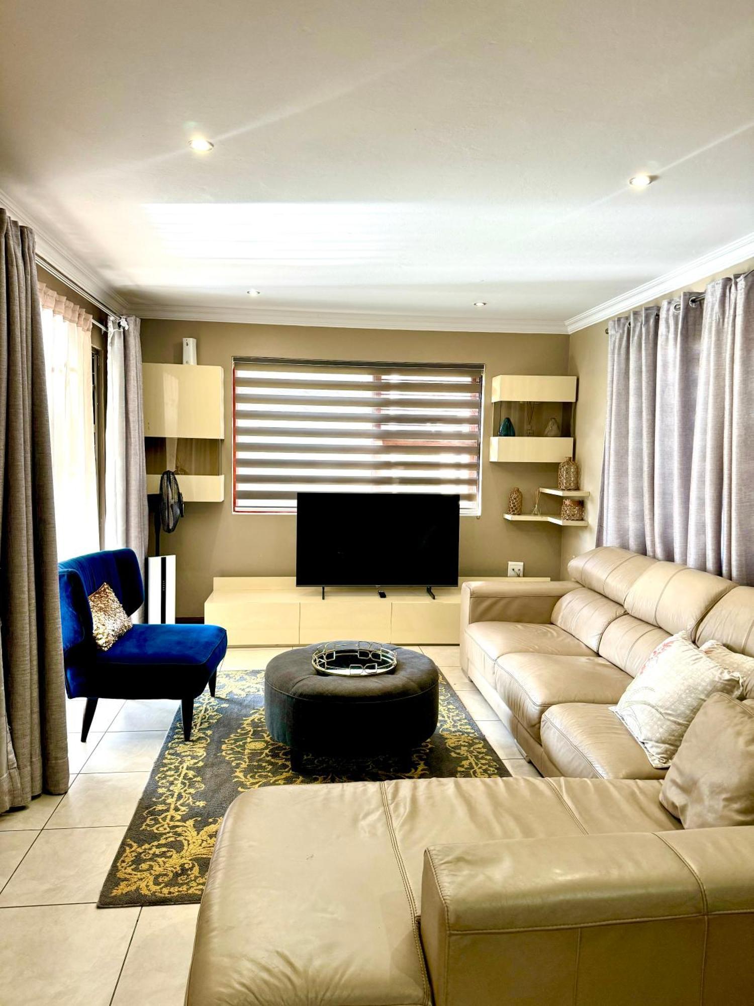 3 Bedroom In Secure Estate Loadshedding Free Midrand